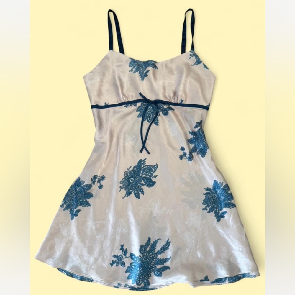 Jones New York Cream and Blue Floral Paisley Dress